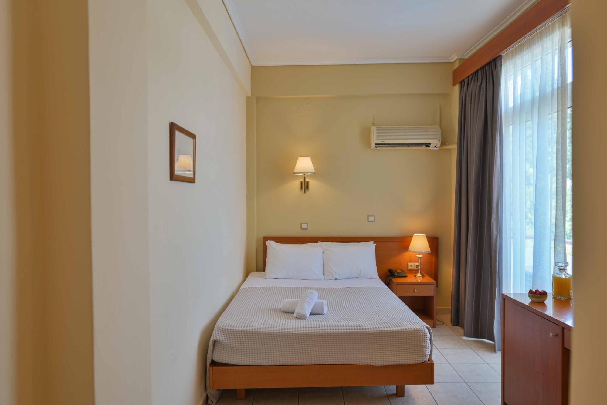Neda Hotel Ancient Olympia ภายนอก รูปภาพ
