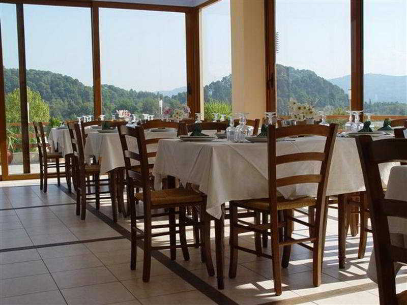 Neda Hotel Ancient Olympia ภายนอก รูปภาพ